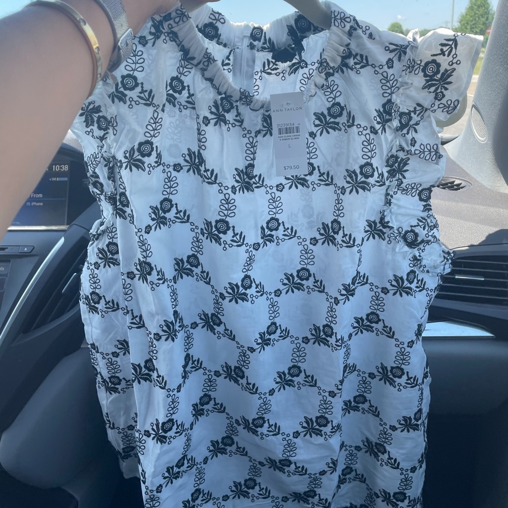 Ann Taylor black and white floral blouse